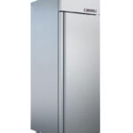 Enkelt køleskab fra Bambas i høj kvalitet, afrundede hjørner og tåler høje omgivelses temperaturer